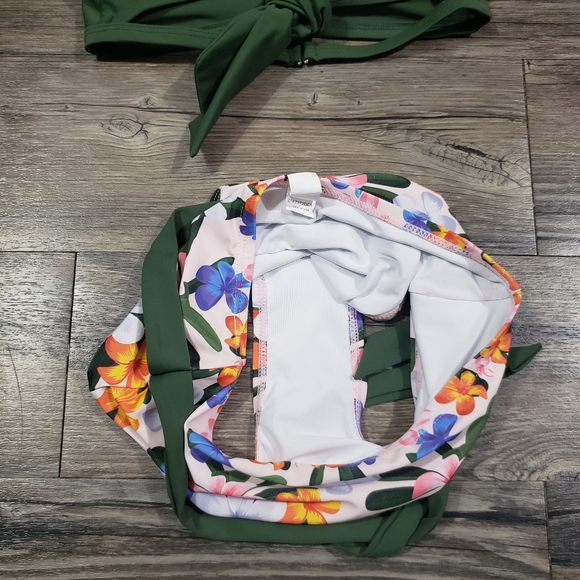 Green flower bikini set - Picture 4 of 5